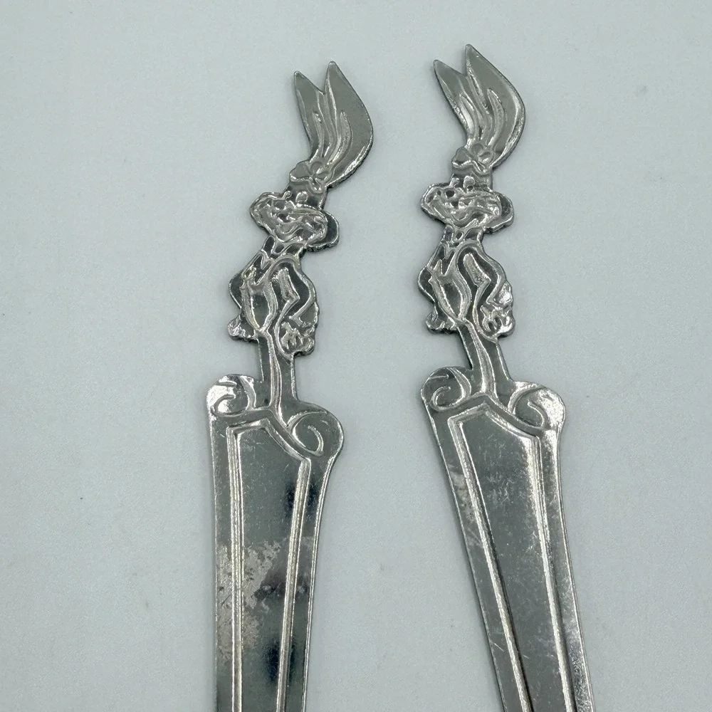 Vintage Bugs Bunny Looney Tunes Metal Spoon Set Pair‎ Character Collectibles 2pc